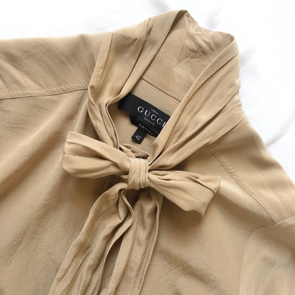 Gucci Tops - PRICE FIRM🌸 Gucci Silk Tie Button Down Top